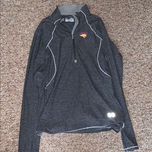 Under armour semi fitted quarter zip. UNI logo.